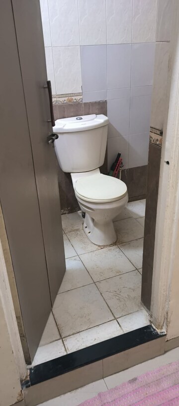 Bathroom in 3.5 BHK Villa at Paya CHS Aundh, Aundh – for Rent