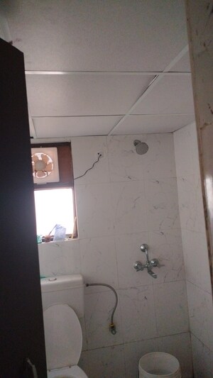 Bathroom in 2 BHK Apartment at Sector 33 – for Rent