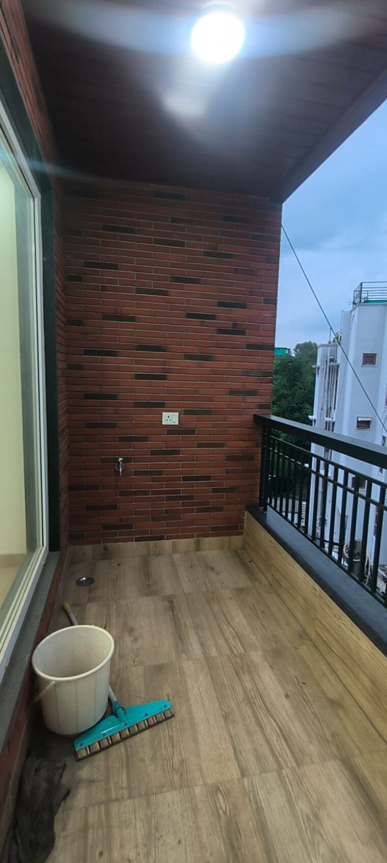 Balcony, chittaranjan park 3 Bedroom 160 Sq.Yd. Builder Floor In Chittaranjan Park Delhi 9274389