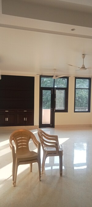 Bedroom in 4 BHK Builder Floor at South Extension ii – for Rent