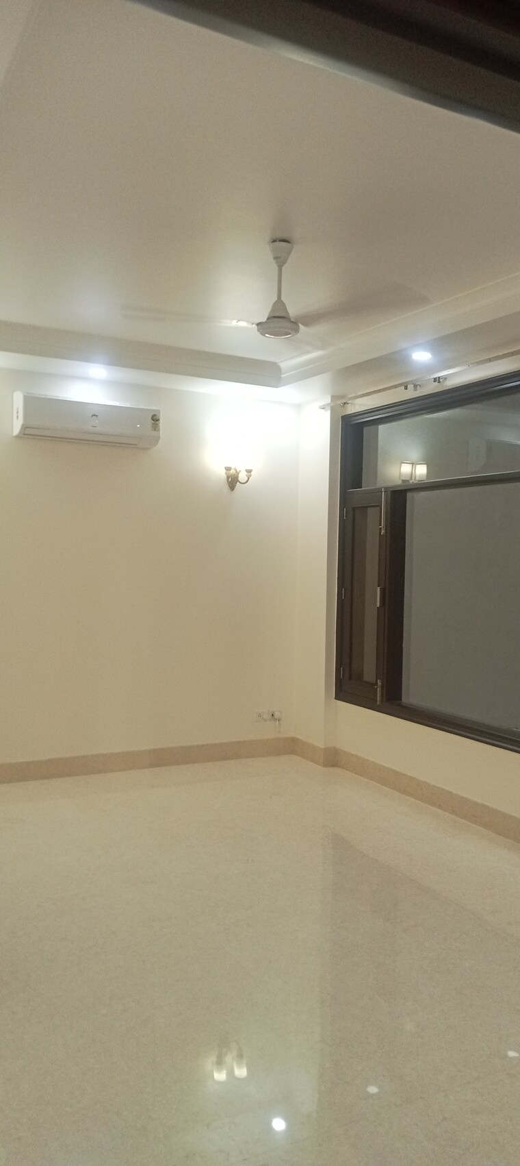 Room, south extension ii 4 Bedroom 4950 Sq.Ft. Builder Floor In South Extension ii Delhi 9274416