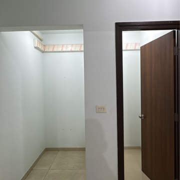 Room in 2 BHK Apartment at Lodha Lakeshore Greens, Hedutane – for Rent