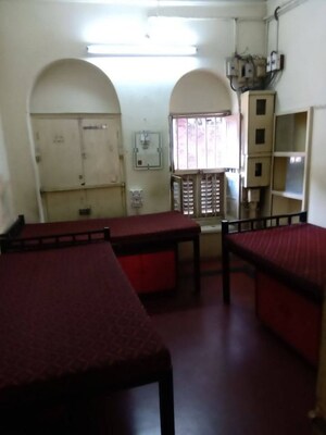 Room in  Pg at Bhawanipore – for Rent