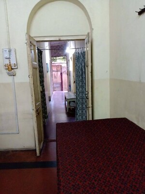 Room in  Pg at Bhawanipore – for Rent