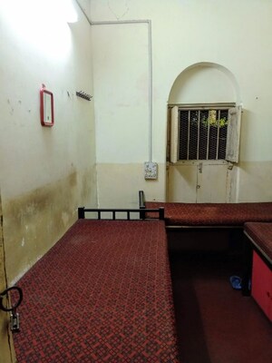 Room in  Pg at Bhawanipore – for Rent