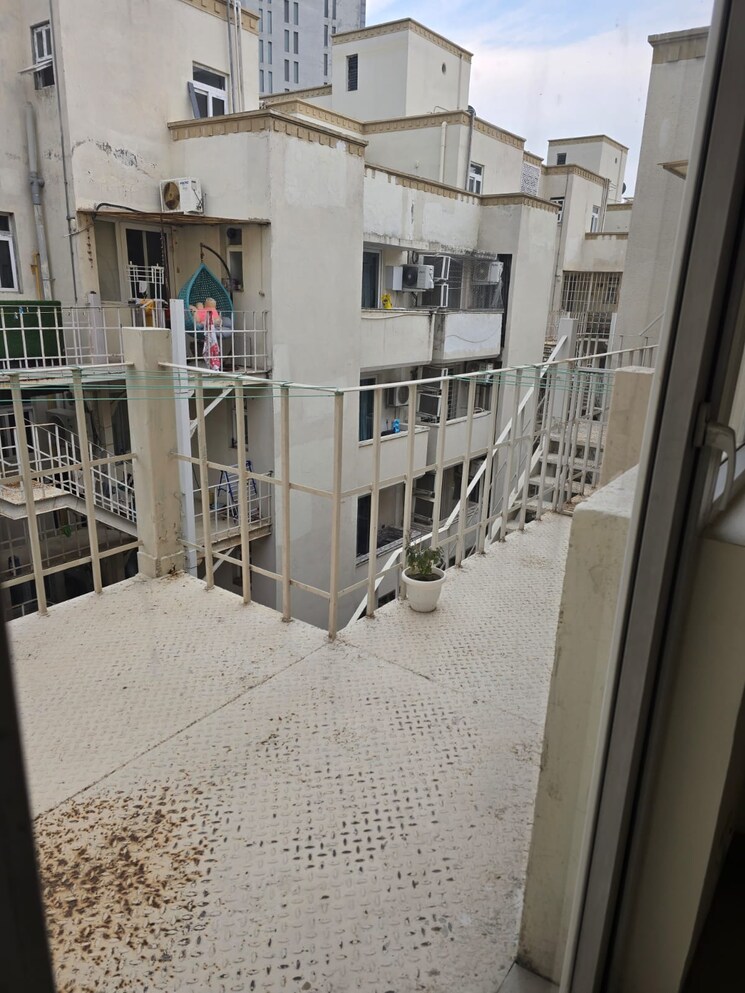 Balcony, emaar-emerald-floors-premier 3 Bedroom 1650 Sq.Ft. Apartment In Sector 65 Gurgaon 9274435