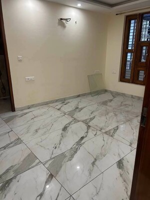 Room in 3 BHK Independent House at Satyam Plaza, Sector 15 – for Rent