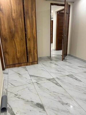 Room in 3 BHK Independent House at Satyam Plaza, Sector 15 – for Rent