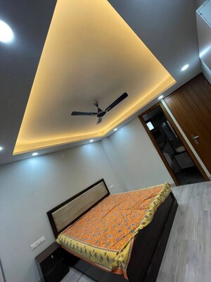 Furnished Amenities in 3 BHK Builder Floor at Vinayak Plaza, Sector 15 – for Rent