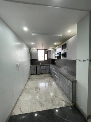 Building Lobby in 3 BHK Builder Floor at Vinayak Plaza, Sector 15 – for Rent