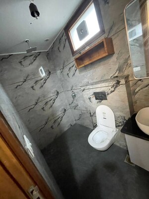 Team Area in 3 BHK Builder Floor at Vinayak Plaza, Sector 15 – for Rent