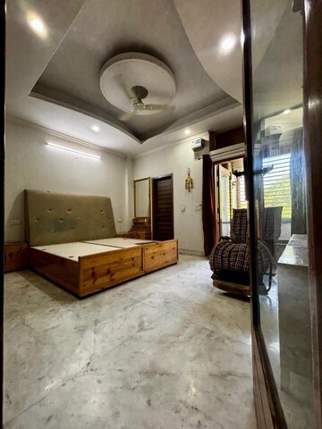 Parking in 3 BHK Builder Floor at Greenwood City, Sector 40 – for Rent