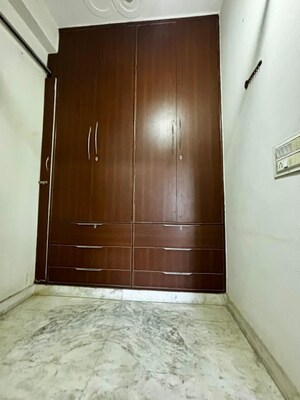 Room in 3 BHK Builder Floor at Greenwood City, Sector 40 – for Rent
