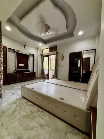 Bedroom in 3 BHK Builder Floor at Greenwood City, Sector 40 – for Rent