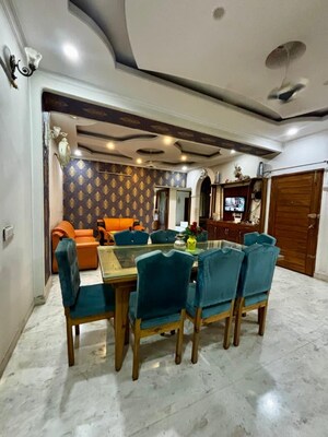 Team Area in 3 BHK Builder Floor at Greenwood City, Sector 40 – for Rent