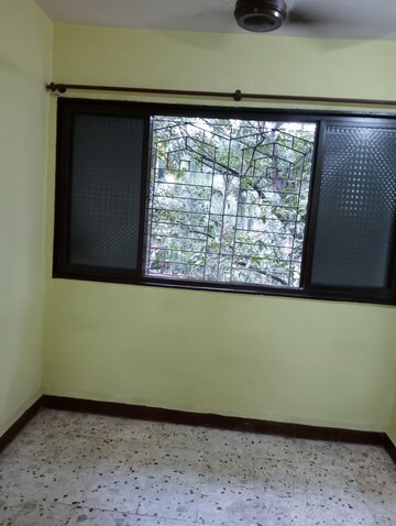 Room in 1 BHK Apartment at New Abhishek Chs, Kalwa – for Rent