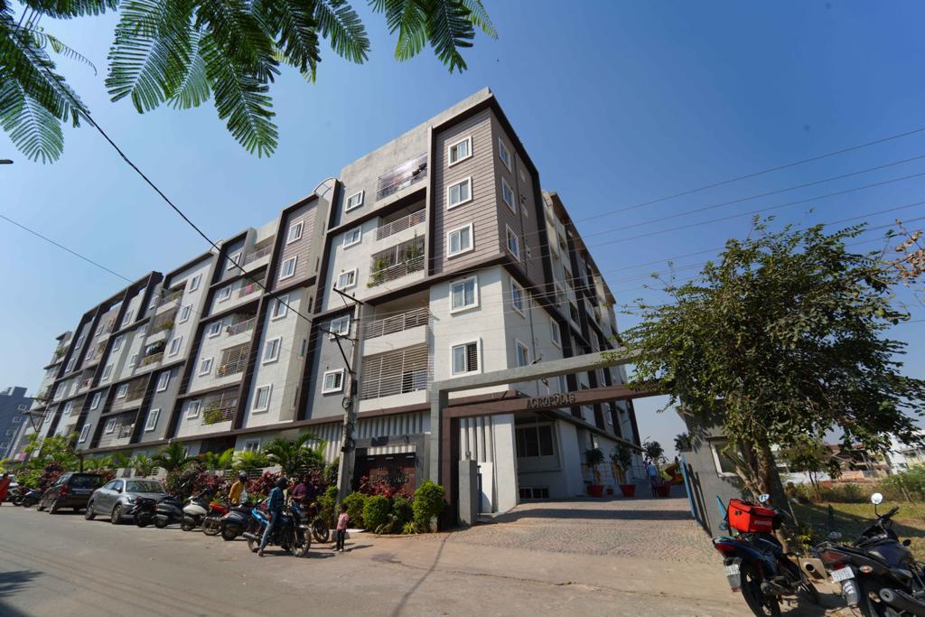 3 BHK + Pooja Room,Servant Room,Study Room,Extra Room 1372 Sq.Ft. Apartment in Acropolis Buildwell