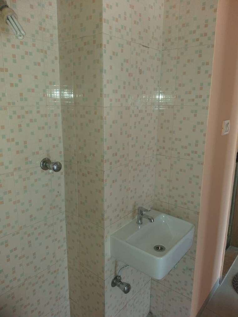 Bathroom, trimbak-towers 1 Bedroom 700 Sq.Ft. Apartment In Cbd Belapur Sector 15 Navi Mumbai 9274463