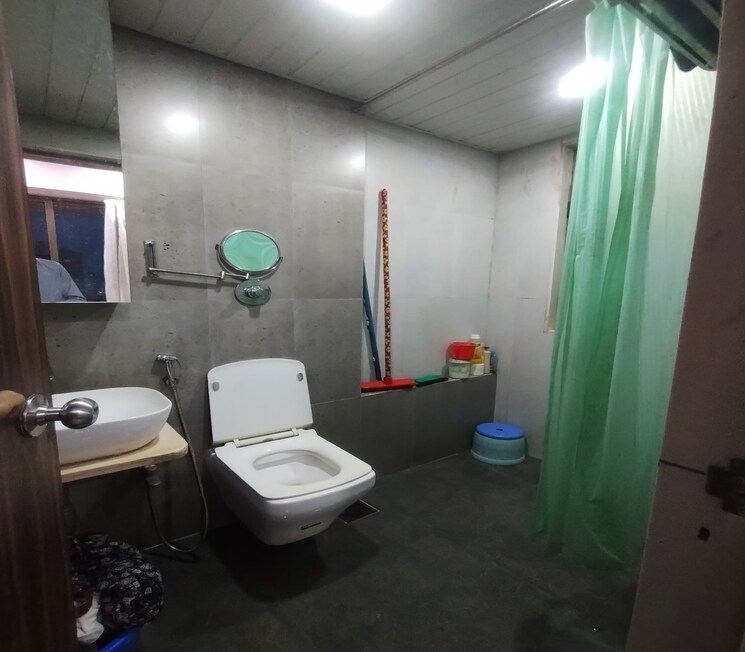 Bathroom, matunga east 2 Bedroom 800 Sq.Ft. Apartment In Matunga East Mumbai 9274485