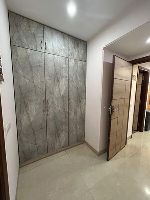 Room in 3 BHK Builder Floor at SAS Tower, Sector 38 – for Rent