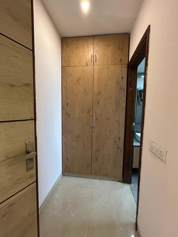 Furnished Amenities in 3 BHK Builder Floor at SAS Tower, Sector 38 – for Rent