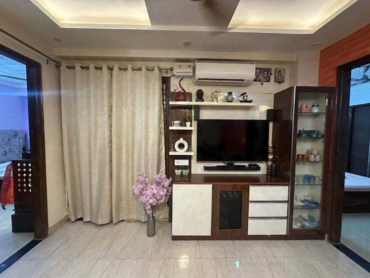 Living Room, dlf-star-mall 3 Bedroom 1500 Sq.Ft. Builder Floor In Sector 30 Gurgaon 9274493