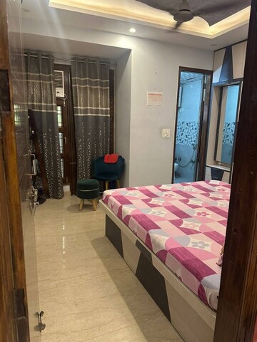 Bedroom in 3 BHK Builder Floor at DLF Star Mall, Sector 30 – for Rent