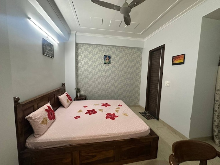 Bedroom, dlf-star-mall 3 Bedroom 1500 Sq.Ft. Builder Floor In Sector 30 Gurgaon 9274493