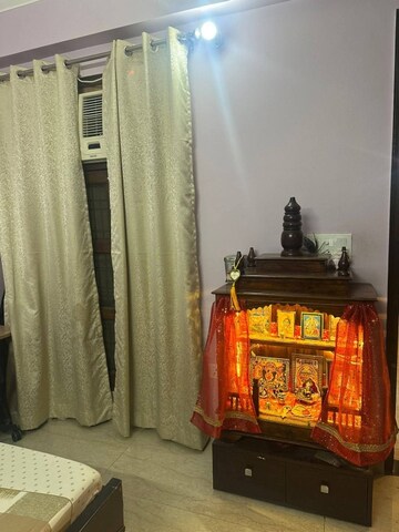 Bedroom in 3 BHK Builder Floor at DLF Star Mall, Sector 30 – for Rent