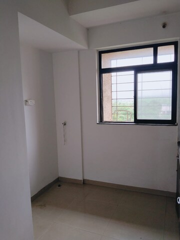 Room in 1 BHK Apartment at Puranik City, Kasarvadavali – for Rent
