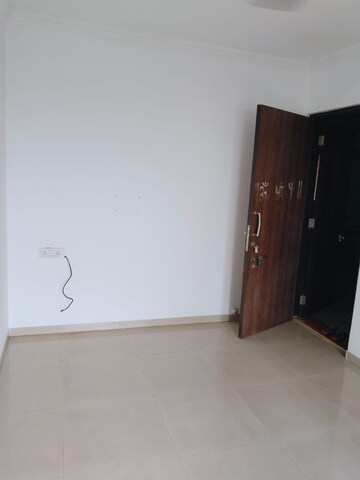 Room in 1 BHK Apartment at Puranik City, Kasarvadavali – for Rent