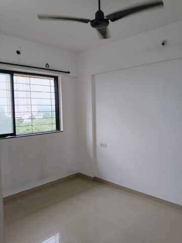 Room in 1 BHK Apartment at Puranik City, Kasarvadavali – for Rent