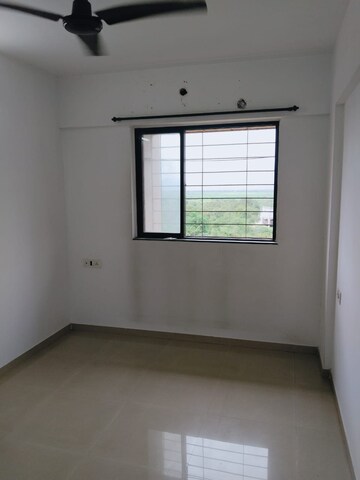 Room in 1 BHK Apartment at Puranik City, Kasarvadavali – for Rent