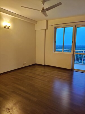 Room in 4 BHK Apartment at M3M Woodshire, Sector 107 – for Rent