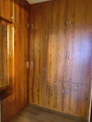 Furnished Amenities in 4 BHK Apartment at M3M Woodshire, Sector 107 – for Rent