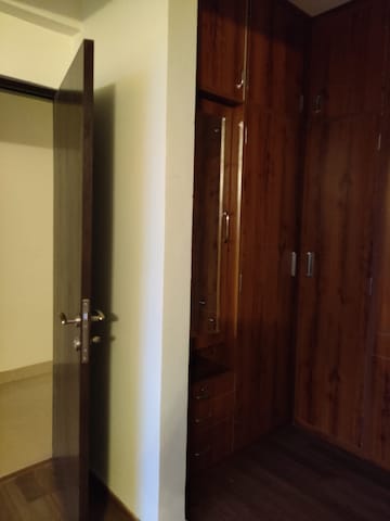 Furnished Amenities in 4 BHK Apartment at M3M Woodshire, Sector 107 – for Rent