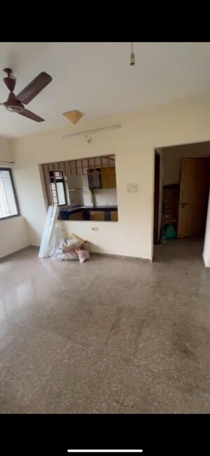 Room in 1 BHK Apartment at Lalani Velentine Apartments II, Goregaon East – for Sale