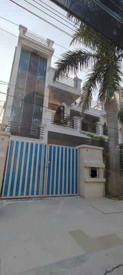 3 BHK + Pooja Room,Study Room Independent House For Sale in Sector 11