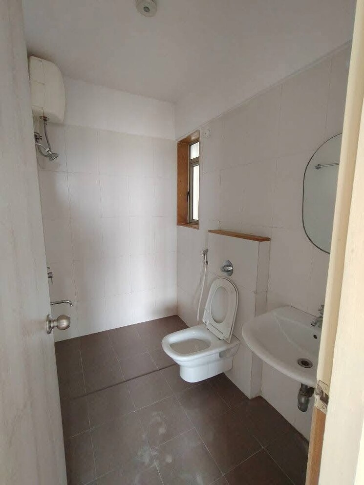 Bathroom, lodha-palava-city 2 Bedroom 582 Sq.Ft. Apartment In Dombivli East Thane 9274543