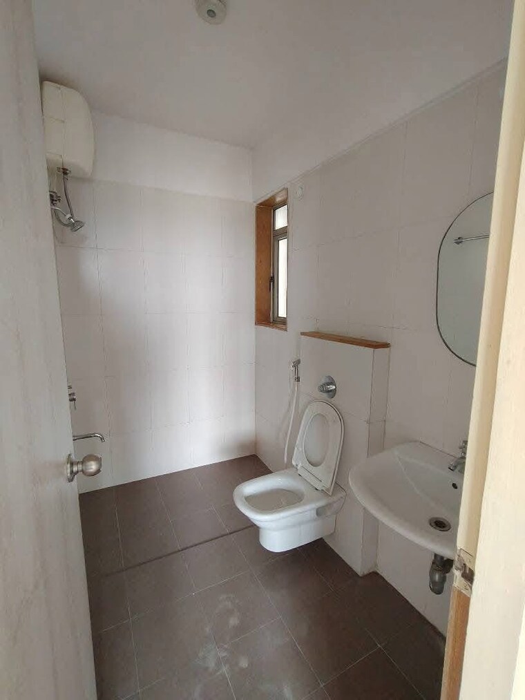 Bathroom, lodha-palava-city 2 Bedroom 582 Sq.Ft. Apartment In Dombivli East Thane 9274543