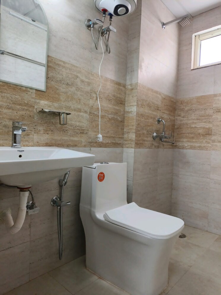 Bathroom, sector 38 1 RK 900 Sq.Ft. Builder Floor In Sector 38 Gurgaon 9274551