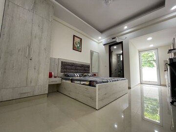 1 RK Builder Floor For Rent in Sector 31