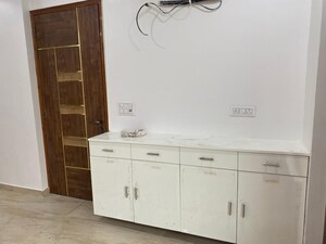 Master Bedroom in 3 BHK Builder Floor at RWA Apartments Sector 41, Sector 41 – for Rent