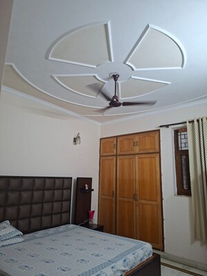 Master Bedroom in 3 BHK Builder Floor at Tulip Mall, Sector 46 – for Rent