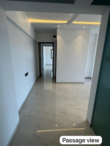Room in 1 BHK Apartment at Silver Arch Eden woods, Andheri West – for Rent