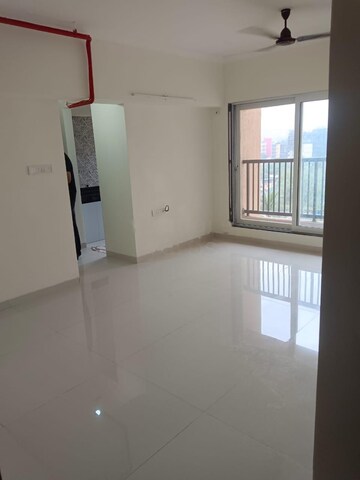 Room in 1 BHK Apartment at Raunak Residency Thane, Pokhran Road No One – for Rent