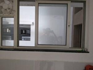 Room in 2 BHK Apartment at Kolte Patil Stargaze, Bavdhan – for Rent