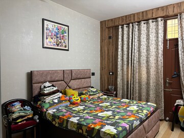 Bedroom in 3 BHK Builder Floor at Sector 15 – for Rent