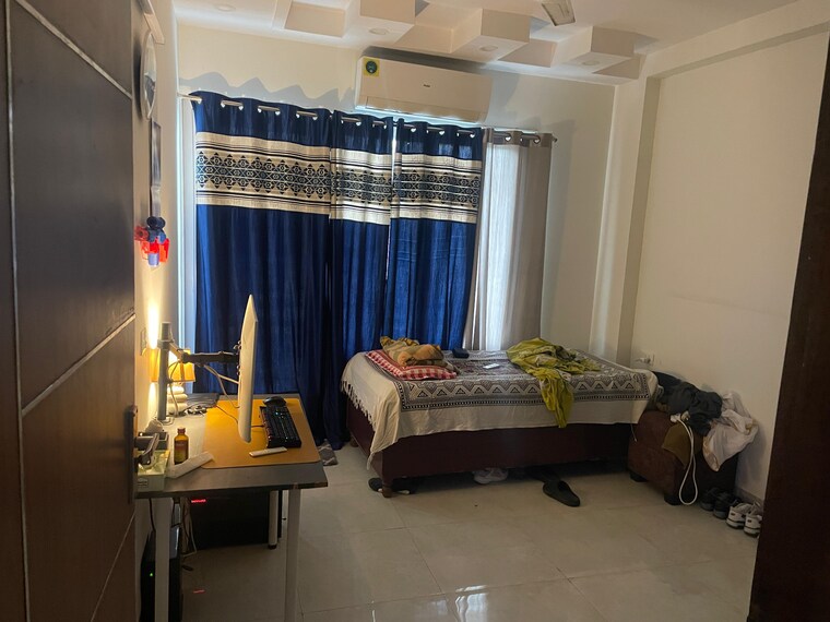 Living Room, dlf-ridgewood-estate 3 Bedroom 1406 Sq.Ft. Apartment In Dlf Phase iv Gurgaon 9274659