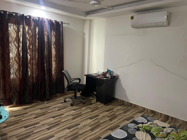 Living Room, dlf-ridgewood-estate 3 Bedroom 1406 Sq.Ft. Apartment In Dlf Phase iv Gurgaon 9274659